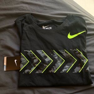 NWT nike dri fit tee